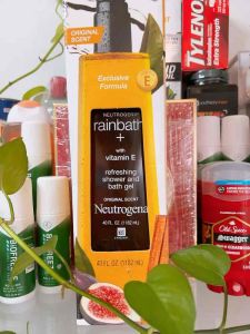 Sữa tắm Neutrogena Rain Bath + Vitamin E Refresh Shower Bath Gel Scent Original loại 1182 ml của Mỹ - Mẫu mới