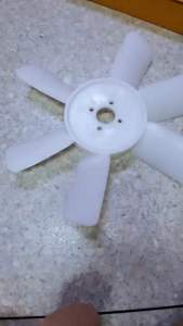 ใบพัดลมหม้อน้ําโคมัตสุKOMATSUรุ่นD20-35MITSUBISHI 4D95 เกรดA