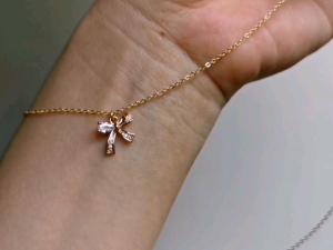 DaVee | 14K Gold plated necklace with bow pendant Pearl stud earrings Bowkont jewellery set