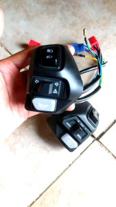 1 Set Saklar Yamaha Aerox Basic ORI YGP Lostpack PNP Mio / Soul / Xeon / Jupiter Variasi Hazard On / Off Lampu (Non AHO)