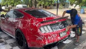 แชมพูล้างรถ น้ำยาล้างรถ แชมพูผสมแว๊กเคลือบเงารถ รถเงางาม ขจัดคราบ ขนาด5ลิตร ใช้กับกระบอกพ่นโฟมได้