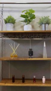 ชั้นวางไม้ประดู่ 3ชั้น แขวนจากโซ่ดำ