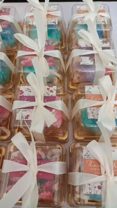 SMAZAGIFT (10 PIECES) HANDMADE SOAP Doorgift Goodies Bajet Murah Kahwin Akikah Birthday wedding engagement WITH BOX VARIOUS COLOURS AND FRAGRANCE
