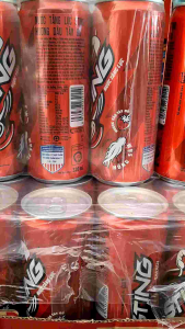 thùng 28lon nước ngọt siting hương dâu 320ml hạn sử dụng luôn mới