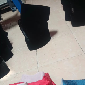 peci TINGGI 56 BLUSDRU BULU AC DAN NON AC COCOK UNTUK ANAK ANAK DAN DEWASA BAHAN LEMBUT DAN HALUS JUDA ADEM SERTA HARGA YANG EKONOMIS BIKIN KANTONG TIDAK BOLONG.JAHITAN RAPIH DALAMAN SALUR DAN MIKA HITAM BIKIN PECI TAMBAH CAKEP DAN KEREN
