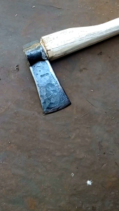 Kapak Baja Rel Kereta Api Super Tebal Tinggal Pakai - Mata Kapak Super Tajam Belah Kayu Potong Pohon
