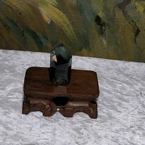 Gegegems Collection 34.5mm Polished Green Phantom & White Phantom Quartz point with multiple layers of "mountains" inclusions and rainbow reflections 罕见34.5毫米绿幽灵白幽灵千层山水晶柱帶彩虹