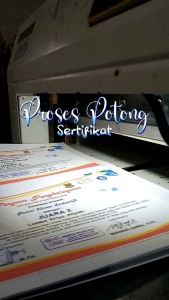 Sertifikat 2 Pcs Piagam Penghargaan Custom Murah / Cetak Sertifikat Piagam Murah Berkualitas