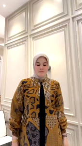Gamis Batik Terlaris: Pilihan Modis untuk Pesta & Pengajian