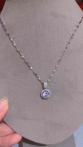 Kalung Permata Bulat Putih Titan Wanita