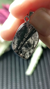 Natural Black Rutilated Quartz Crystal Stone Pendant 纯天然稀少黑碧玺发晶透体水晶吊坠