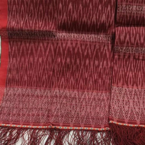 Hiou tapak catur  pakaian adat wanita simalungun