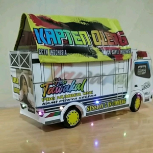 MINIATUR TRUK OLENG FULL SEPEK LAMPUAN