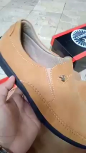 SEPATU MODEL SANTAI UNTUK PRIA DEWASA