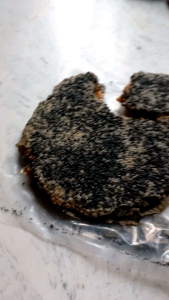 Combo 3 hộp Kẹo cu đơ Thư Viện loại đặc biệt nhiều mè đen. Hộp 850g