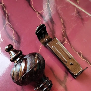 Tutup kaki bracek gorden