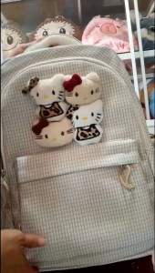 Balo đi học nữ caro kèm mặt kitty siêu đáng yêu mã 1214 size 48*33cm