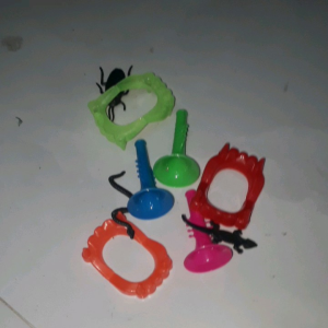 Sét 9 món đồ chơi tuổi thơ mini bằng nhựa cứng giao màu và mẫu ngẫu nhiên