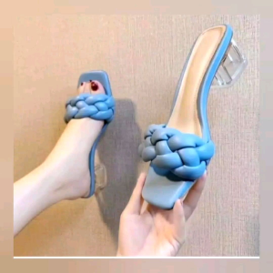 Sendal Heels Wanita Hak Kaca: Desain Elegan & Aksesoris Formal