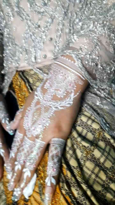 HENNA INSTAN PUTIH 1PCS(SUDAH SEPASANG TANGAN) FREE LEM KULIT FREE GLITER FREE MANIK MANIK