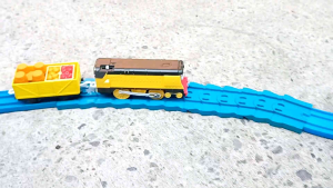 (Used - T8) Tomy Plarail รถไฟโทมัส รีเบคก้า (มือสอง) Thomas Rebecca