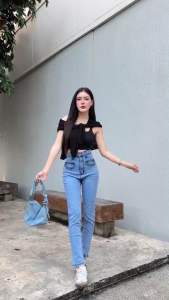 กางเกงยีนส์ทรงบอยผ้ายืด เอวสูงปรี๊ด แต่งกระเป๋าหน้าเก๋ๆ ความยาว38นิ้ว เป้า13นิ้ว เก็บพุง เก็บสะโพก Punny  Jean