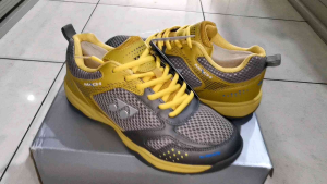 SEPATU BADMINTON YONEX MACH NIGHTSHADOW HONEY MUSTARD