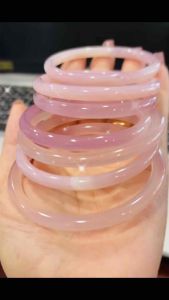 Vòng tay đá mã não bản đũa chột 6li 8li vân đẹp xinh xinh thời trang