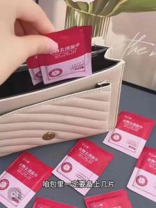 Readystock现货🇲🇾柚印羽绒服衣物去渍湿巾小白鞋应急去污便携式免水洗20片清洁污渍一擦clothing stain remover wipes