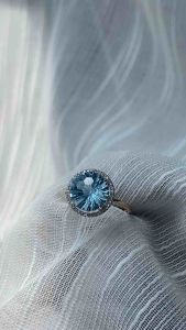 Nhẫn Vàng 14K Đính Topaz và 38 Viên Kim Cương Tấm - MOON Jewelry