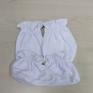 Cotton White Baby Mittens Booties Garterized Soft Fabric Gentle Fit Suitable for Newborns Ideal for Keeping Babys Hands Feet Warm