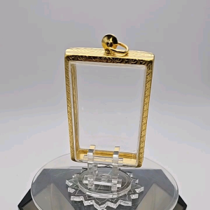 ตลับพระ/กรอบพระทองเลเซอร์ วง 4.5*6.6 ซม สมเด็จใหญ่หรือใกล้เคียง ขนาด 4.1*6.2 ซม