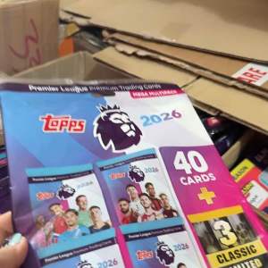 [ Mega Multipack ] Gói Thẻ Cầu Thủ Bóng Đá Topps  Premier League Mega Multipack 2026 25/26 ( gói 43 Thẻ )