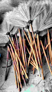 ไม้กวาดดอกหญ้า มัดละ 10ด้าม