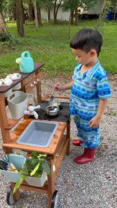 Wooden Outdoor Mud Kitchen ชุดครัวไม้สำหรับเล่นกลางแจ้ง ชุครัวเด็ก montessori - sensory play by KT