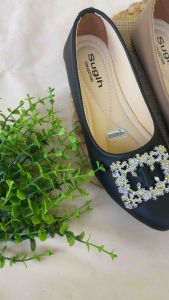 Flatshoes Arumi Wanita Flora B14