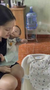 Lưới Tắm Bé Sơ Sinh Gấp Gọn Điều Chỉnh Kích Thước Phù Hợp Với Nhiều Chậu Tắm An Toàn Cho Bé