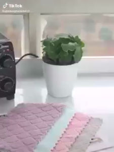 Khăn đa năng siêu mềm siêu thấm hút. Khăn lau bông mịn thiết kê màu sắc trẻ trung khăn lau 2 mặt bông. Không phải màu không rụng lông. Thấm nước tốt. Chất liệu sợi dài chắc bền bỉ