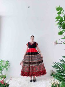 เดรสยาวงานปักอัดพลีท ร้อยลูกปัดรอบตัว งานซิปหลัง