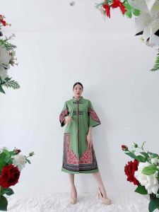 เดรสผ้าใยกัญชงซิปหน้า งานปักโบราณอลังการสวยสุดๆมีกระเป๋าทั้ง 2 ข้าง อัดซับกาวทั้งชุด