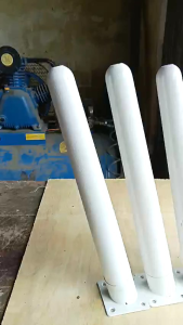 chân bàn trà gỗ tần bì sơn trắng kèm mặt bích ống lồng sơn tĩnh điện LikiDecor