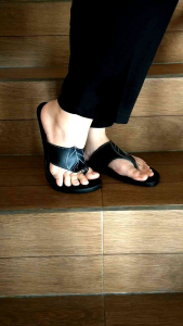 Sandal Wanita Teplek Papirut Daun Sol Karet Anti Licin