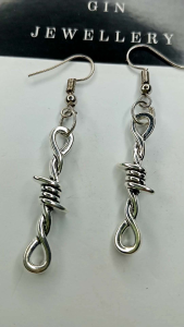 Anting model kawat Aesthetic