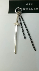 Anting Tindik Chain Samurai: Desain Samurai, Bahan Berkualitas & Gaya Klasik