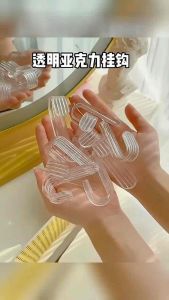 亚克力透明挂钩  (1套12个)  Acrylic Clear Hooks颜值超高的亚克力透明挂钩😍 ，#1套10个卧室厨房卫生间都可以用，哪里需要就贴哪里#亚克力透明挂钩 #免打孔挂钩 #美观实用