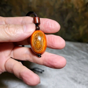 28mm Tibetan Sardonyx Natural Eyes 9 Eyes Dzi pendant [Natural Crystal] 西藏天然缠丝玛瑙天眼九眼天珠
