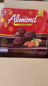 อัลมอนต์ เคลือบช็อกโกแลต United Almond รุ่นใหม่ทรงกล่องสี่เหลี่ยมและแบบถุง