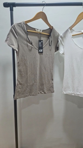 H M Basics V-neck Ralaxed Body Hug Stretchable T-shirt | True to Size