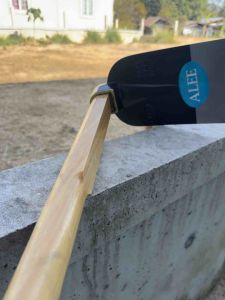 จอบขุด ALEE ด้ามไม้เค็ง ยาว 135 cm เหล็กแข็งแรงทนทาน ใช้ขุดสับ ขนาด2-3 ปอนด์