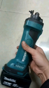 Máy phay alu Makita 18v có than